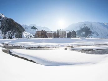 Andermatt Reuss im Winter