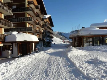 Vor dem Haus Blick nach Osten
