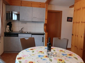 Küche und Esszimmer