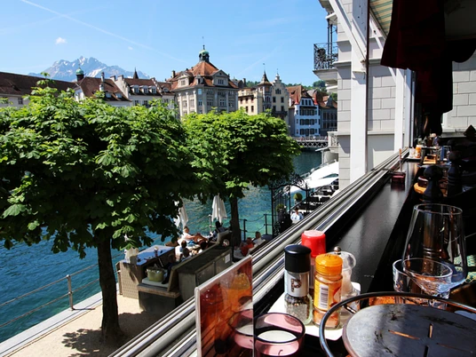 Fondue House Du Pont (2).jpg