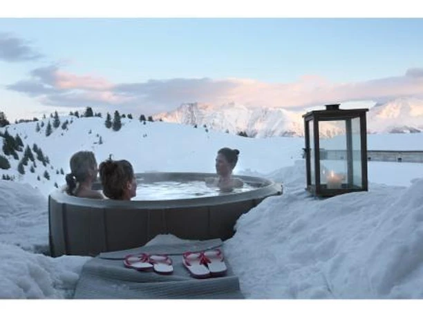 Hamilton Lodge & Spa Whirlpool
