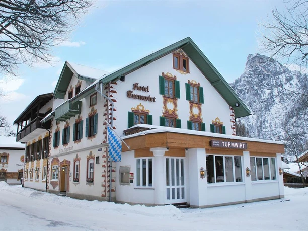 Hotel Turmwirt Aussenansicht Winter, Oberammergau