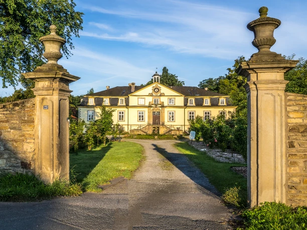 Edelhof-Eingang mit Herrenhaus Edelhof-Eingang mit Herrenhaus