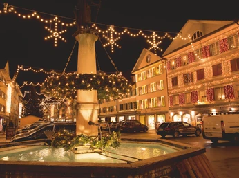 Kultur-Willisau-Altstadt-Winter-Weihnachtsbeleuchtung-Priska Ziswiler-EG-7.jpg Weihnachtsbeleuchtung in der Altstadt