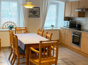 Küche mit Essbereich