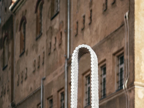 Leunora Salihu: Bogen, Courtesy: Galerie Thomas Schulte GmbH Berlin, Foto: Ernesto Uhlmann