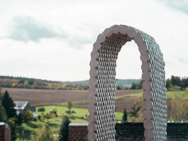 Leunora Salihu: Bogen, Courtesy: Galerie Thomas Schulte GmbH Berlin, Foto: Ernesto Uhlmann