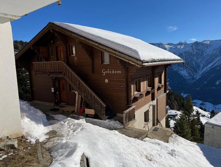 Aussenansicht Haus Gebidem