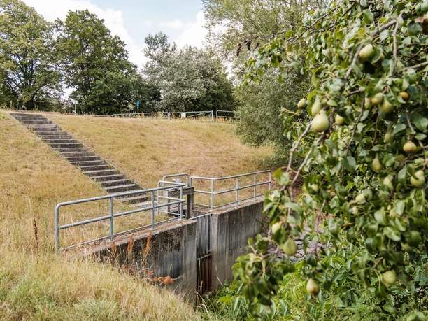 Kanalbeginn Floßkanal am Elberadweg zwischen Moritz und Grödel
