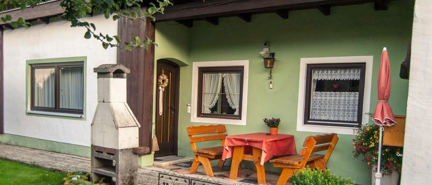 Hausansicht-FH-Sommer