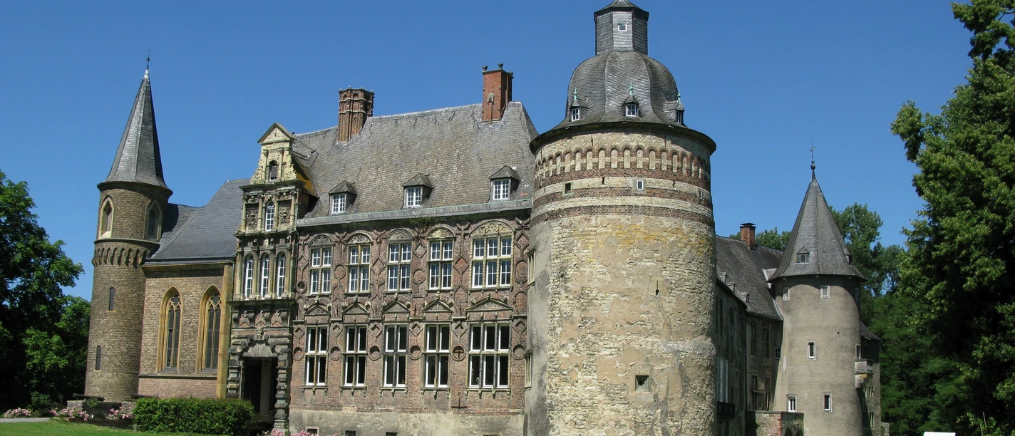 LIPPETAL Wasserschloss Haus Assen.jpg