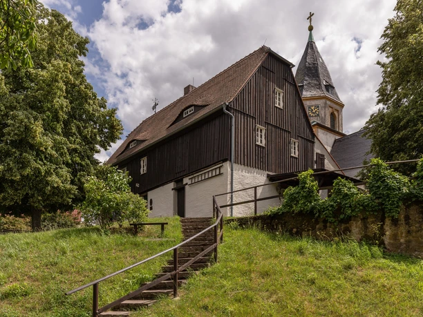 Steinarbeiterhaus in Hohburg: Übergang zum Technikgelände Steinarbeiterhaus in Hohburg: Übergang zum Technikgelände