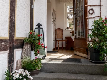 Unner Dach und Fachwerk Eingang