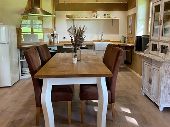 Cedric Esstisch und Küche Cedric Esstisch und KücheCedric dining table and kitchenCedric spisebord og køkkenCedric eettafel en keuken