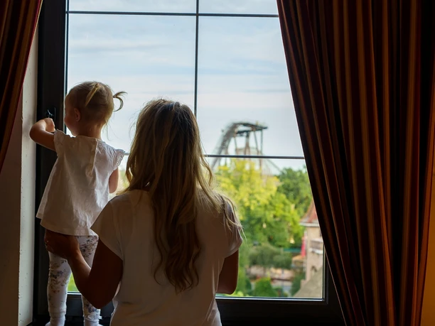 Blick aus einem Hotelzimmer des Abenteuerhotels View from a hotel room in the adventure hotel