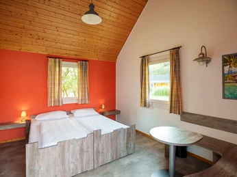 Eine 2er Hütte des Holiday Camps Eine 2er Hütte des Holiday CampsA 2-person cabin of the Holiday CampEn 2-personers hytte på Holiday CampEen 2-persoons huisje van het Holiday Camp