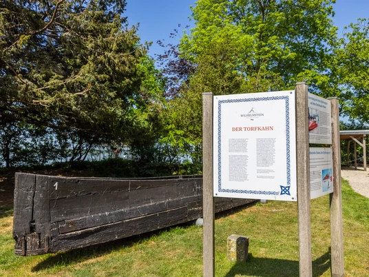 Wilhelmstein-Schild-Torfkahn Wilhelmstein-Schild-Torfkahn
