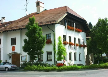 Rathaus Uffing.jpg
