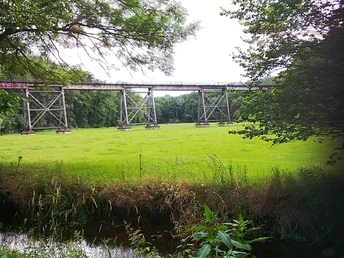 Eisenbahnviadukt übers Pulsnitztal