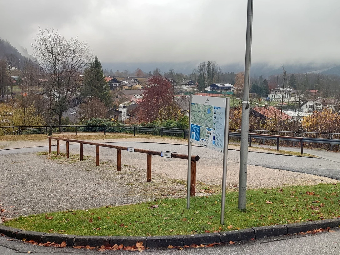 Parkplatz Alpenschwimmbad Oberau