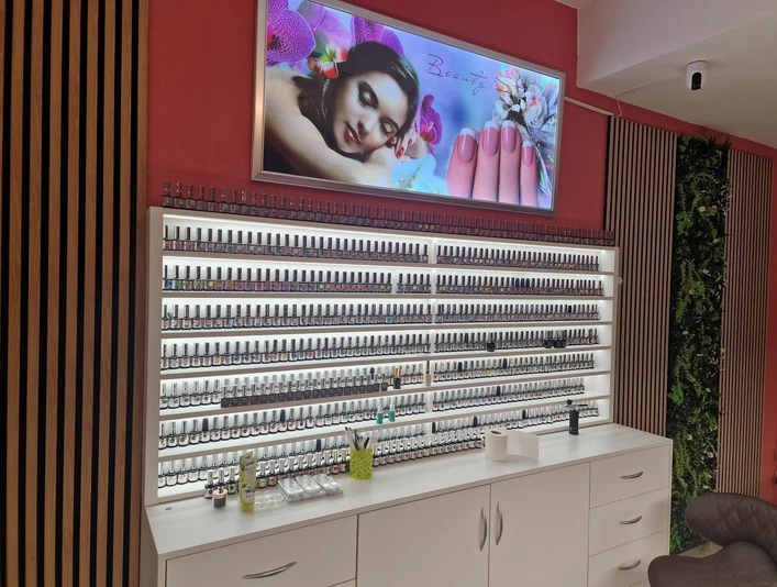 Viet_Nails_Katrin_Jester (1).jpg