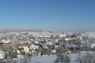 Blick auf das winterliche Hinterhermsdorf