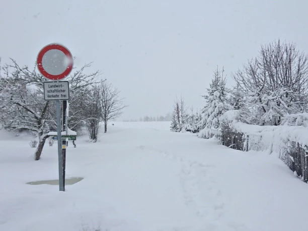 Start auf den (verschneiten) Mühlsteig
