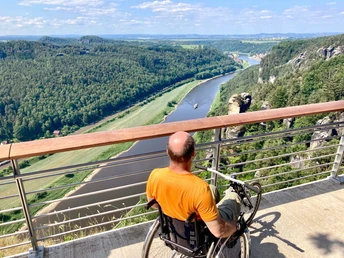 Blick von der Basteiaussicht nach Westen in Richtung der Landeshauptstadt Dresden