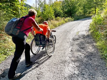 Aufstieg zum Neuen Wildenstein bzw. zur Kuhstallhöhle ab der Lichtenhainer Mühle