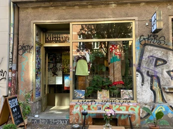 Außenansicht Sleeve++ Vintage und Vinyl im Leipziger Osten Außenansicht Sleeve++ Vintage und Vinyl im Leipziger Osten