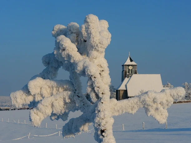 Kirche Zinnwald im Winter