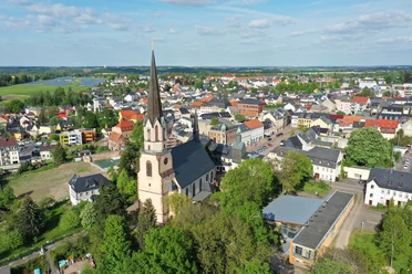 Burgstädt_Luftbild_(c)LUFTFLUG.com_CC BY-SA (2).JPG