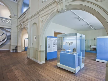 Blick in die Ausstellung "Ein Teil von uns" im Braunschweigischen Landesmuseum