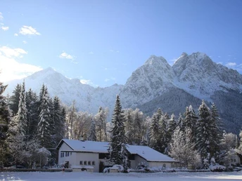 Haus Zugspitze im Winter