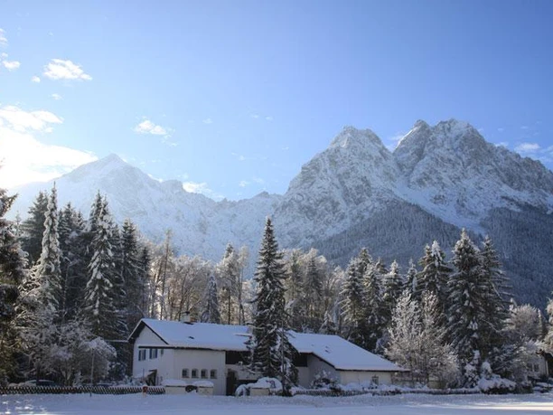 Haus Zugspitze im Winter