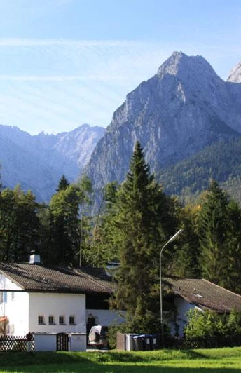 Haus Zugspitze im Sommer