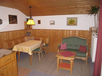 Fewo-Wohnraum-Eckbank-neu