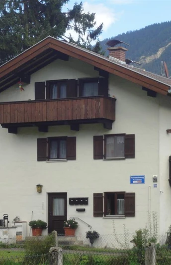 Vorderansicht Sommer