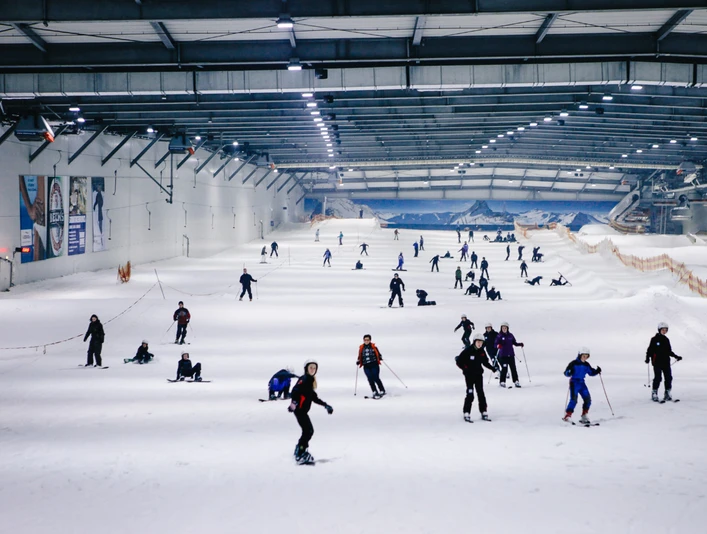 SnowWorld-Bispingen.jpg Skipiste der SnowWorld in BispingenSki slope at SnowWorld in BispingenSkipiste på SnowWorld i BispingenSkipiste bij SnowWorld in Bispingen