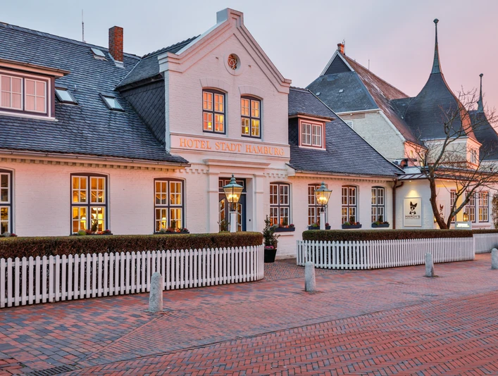 Hotel Stadt Hamburg_Außenansicht.jpg