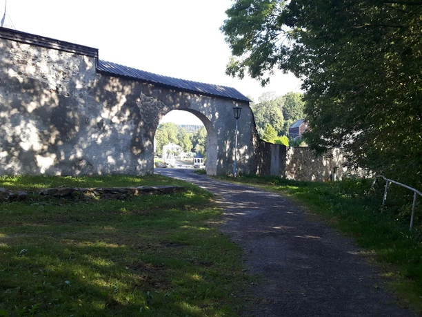 Teil der Schlossmauer Purschenstein