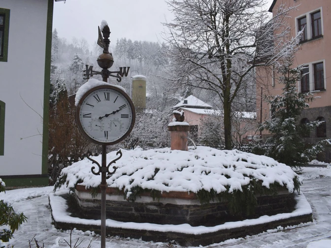 Winter Brunnen Gornsdorf