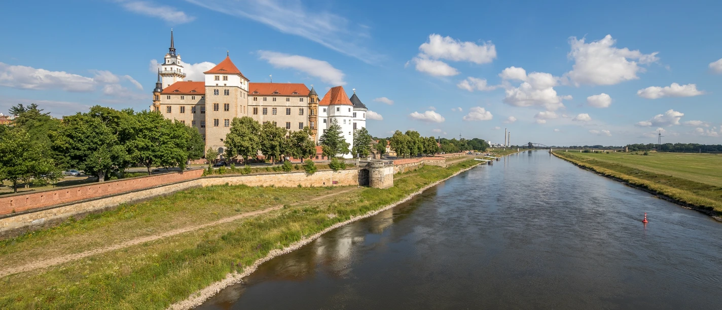 Schloss Hartenfels in Torgau direkt an der Elbe