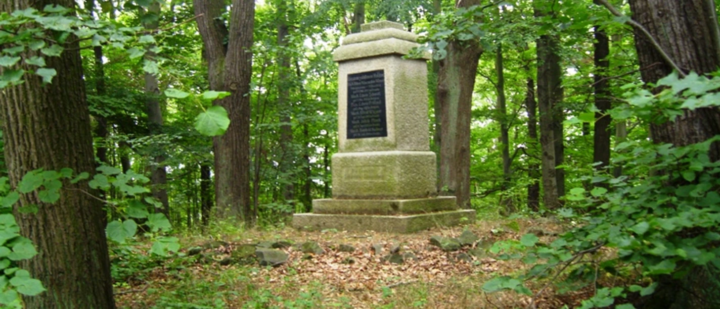 Gedenkstein am Talsperrenweg Zeulenroda (Göttlingstein)