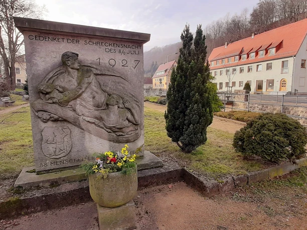 Hochwasserdenkmal an der Sebastian-Kneipp-Straße
