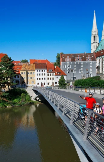 Görlitzer Altstadtbrücke mit Radfahrern