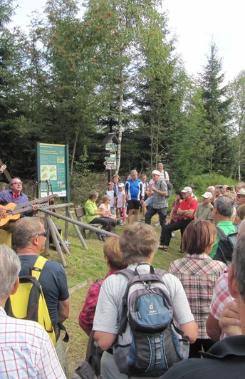 Musik und Wandern im Einklang an der Talsperre Carlsfeld