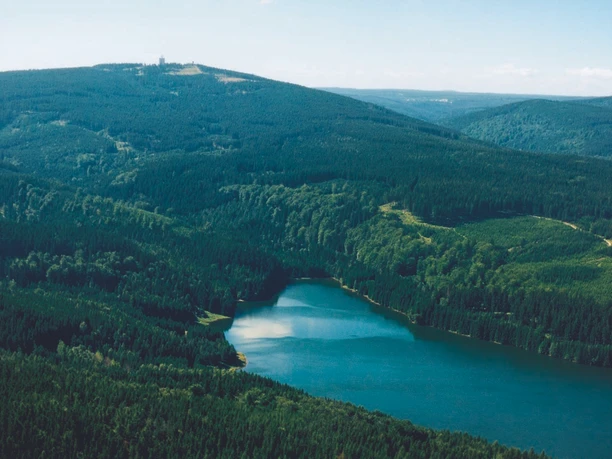 Talsperre Sosa mit Auersberg