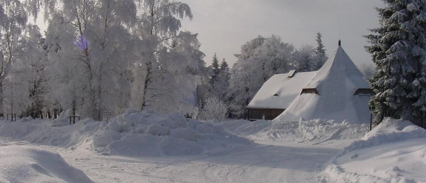 Winterlicher Pferdegöpel Johanngeorgenstadt
