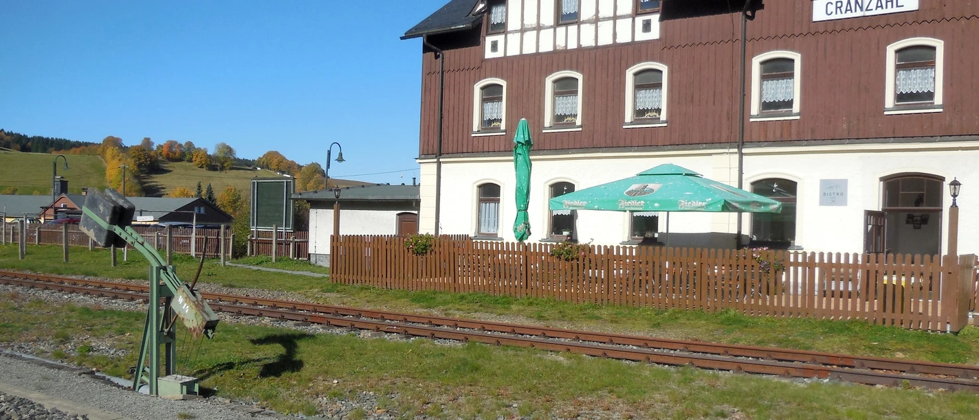 Bahnhof Cranzahl von den Gleisen aus gesehen
